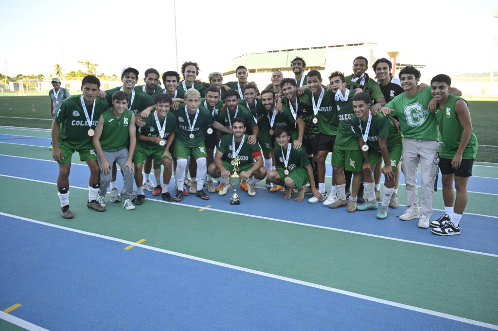 bronce para los tarzanes de la upr de mayagüez en el fútbol de la lai. (l. minguela lai)