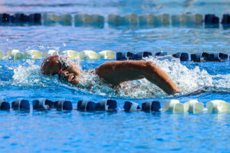 las delfinas de usc van directo a su sexto campeonato de piscina corta en la lai. (kendall torres lai)