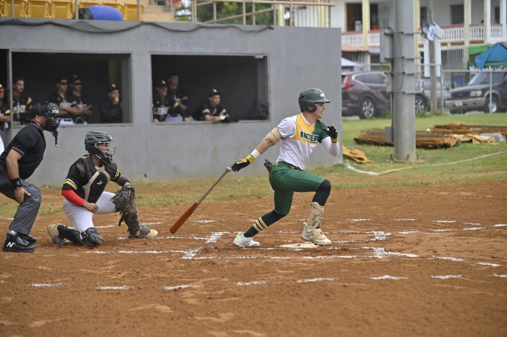 los tigres de la uipr blanqueron 6 0 a los lobos de la upr de arecibo el pasado viernes en el primer partido de la final de beisbol de la lai. l. minguela lai 