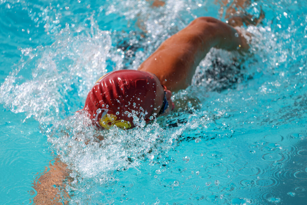 las delfinas de la usc se cantan listas para ganar nuevamente las justas de natacion.jpg kendall torres lai 