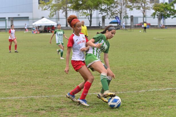 las jerezas de upr río piedras debutan junto a Sergio Castro como visitantes frente a las campeonas juanas de la upr de mayagüez este jueves en el torneo universitariojpg (l. minguela lai archivo)