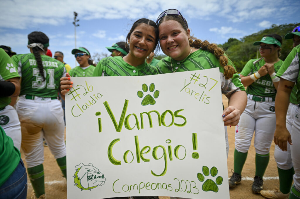 las juanas de la upr de mayaguez fueron las campeonas de la temporada 2023. a mano derecha la lanzadora estelar claudia martinez que repite este ano en la loma universitaria. miguel rodriguez archivo lai 