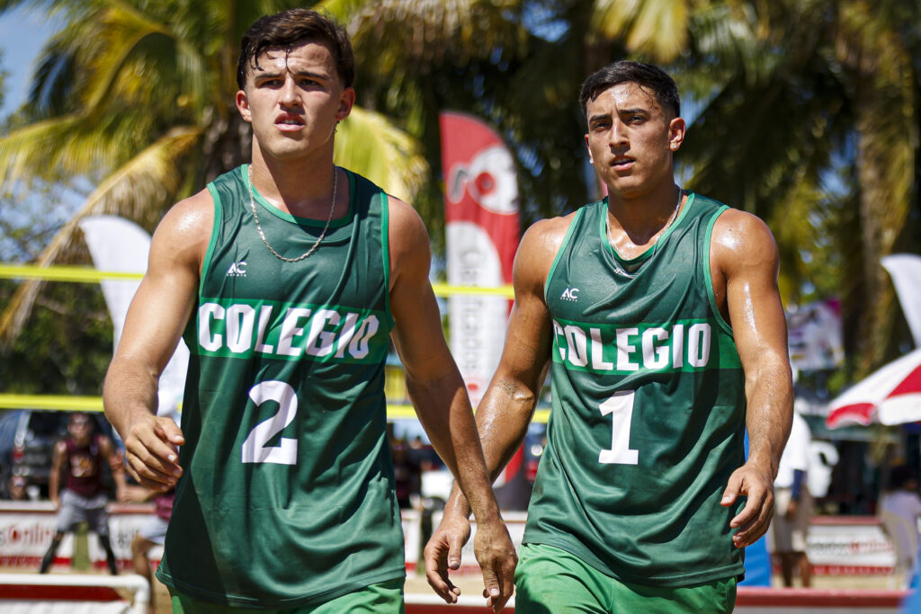 la upr de mayaguez es un fuerte contricante en el voleibol de playa. edgardo medina 