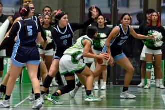 las campeonas juanas de la upr de mayagüez ya clasificaron a su tercera final consecutiva del baloncesto, mientras las vaqueras de la upr de bayamón irán a un partido decisivo. (lai)