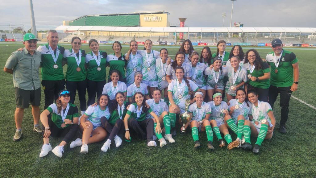 las juanas de la upr de mayaguez ganan el bronce en el futbol femenino.jpg zuriel colton lai 