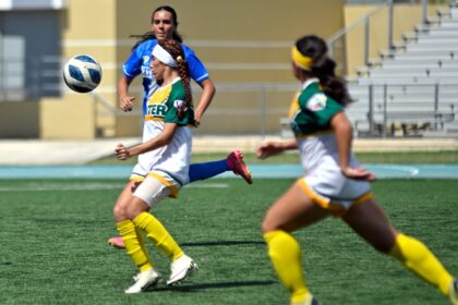 las tigresas de la uipr a un paso de otra final del fútbol lai.