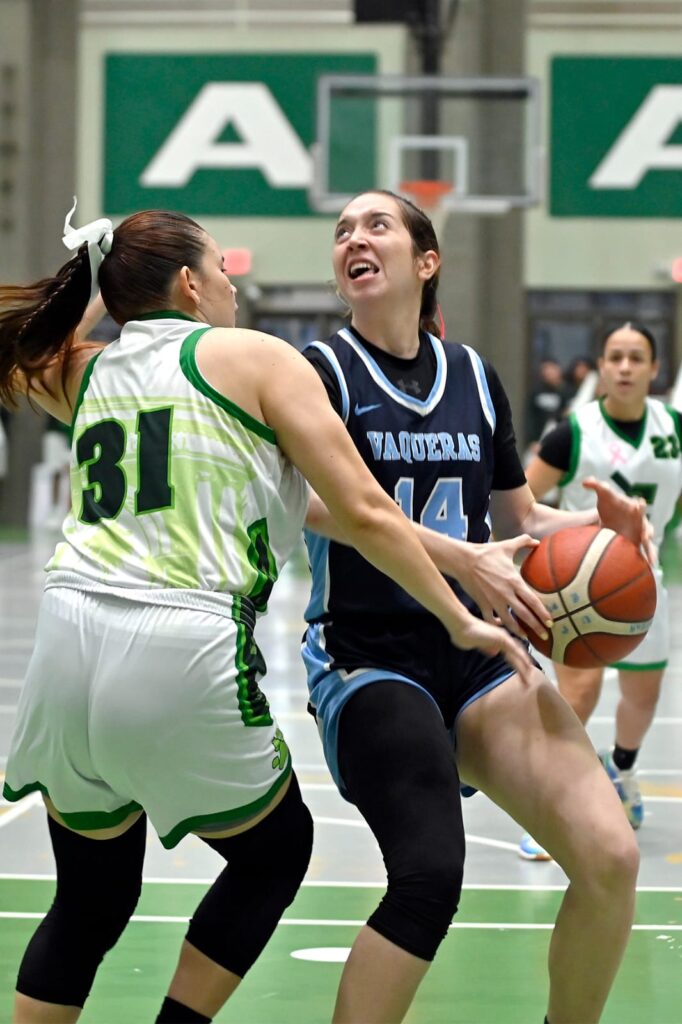 las vaqueras de la upr de bayamon retaran a las bicampeonas juanas de la upr de mayaguez. lai 1 1