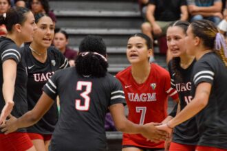 las taínas de la uagm siguen de forma invicta su camino en el torneo de voleibol de la lai. (zacha acosta lai)