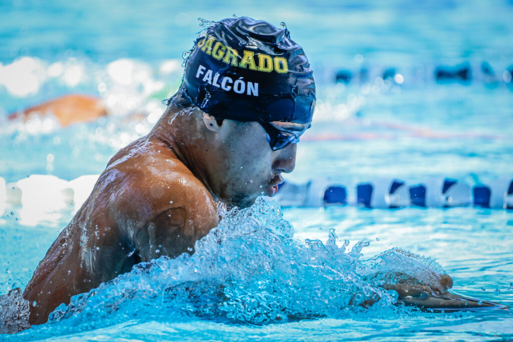 los delfines y las delfinas de la usc quieren darle el campeonato global de piscina corta su alma mater como regalo por la celebración de los 145 años de fundación de la universidad. (lai)