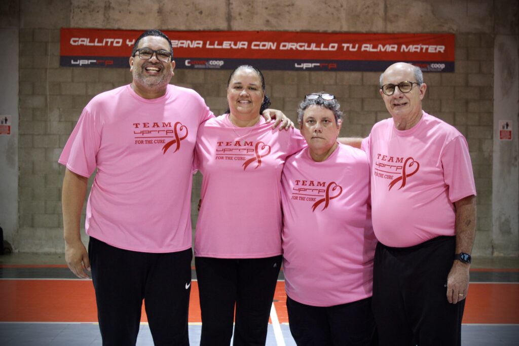 el equipo de trabajo de los equipos de voleibol de la universidad de puerto rico de río piedras concientiza sobre la prevención del cáncer de mama. (germán rohena para lai)