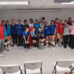 la leyenda del voleibol mundial, olímpico y regional, yumilka ruiz luaces, tuvo un compartir con las estudiantes atletas de la uagm. (suministrada)