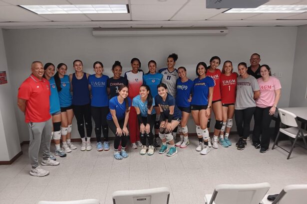 la leyenda del voleibol mundial, olímpico y regional, yumilka ruiz luaces, tuvo un compartir con las estudiantes atletas de la uagm. (suministrada)