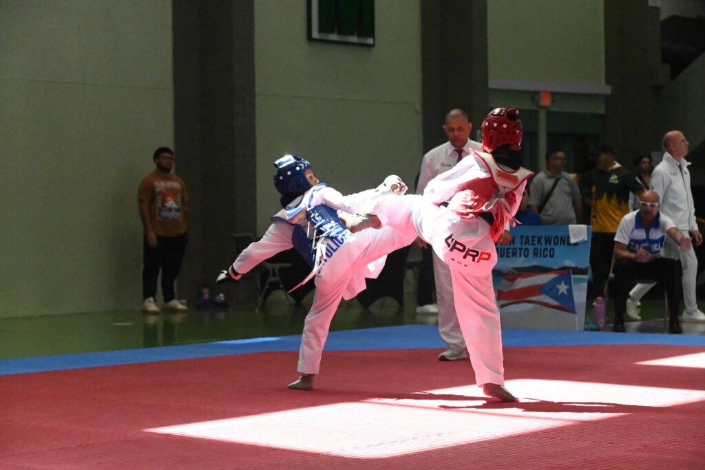 dos féminas y cinco varones confeccionaron el primer equipo que compitió por la upr de ponce en el campeonato de taekwondo de la lai. (luis f. minguela lai) copy