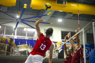 la upr de río piedras eliminó a los delfines de la usc, campeones del 2021, para la final del 2022 en el voleibol lai. ( archivo miguel rodríguez lai) (5)