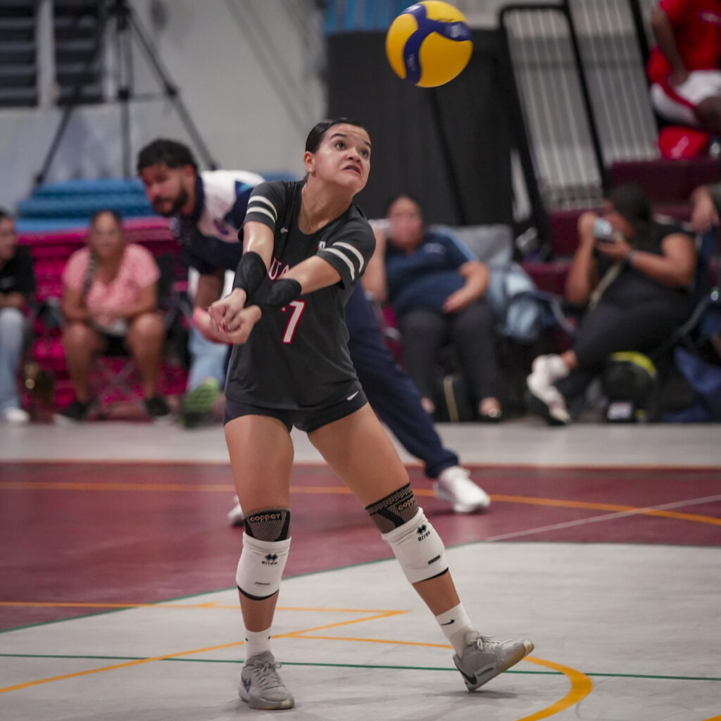 las tetracampeonas taínas de la uagm a su quinta final consecutiva del voleibol lai. (luis ortiz lai)