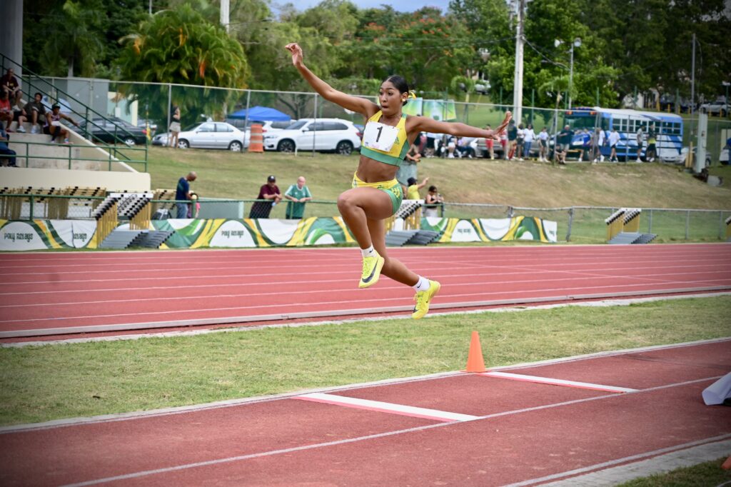 las tigresas y los tigres son los campeones de las justas de atletismo.jpeg (luis f. minguela lai)