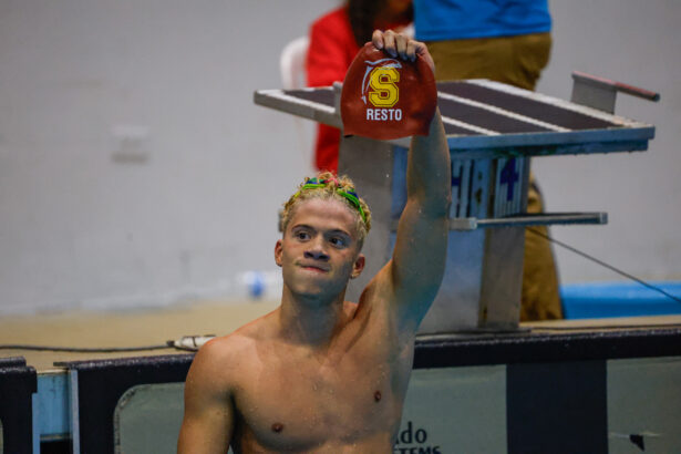 diego resto es uno de los nadadores destacados del equipo de natación de la usc. (lai)