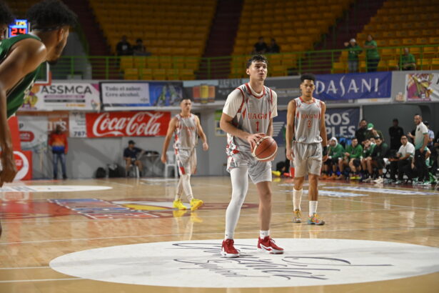 los subcampeones taínos de la uagm empatan la serie semifinal con los halcones de la ucb. (foto archivo lai)