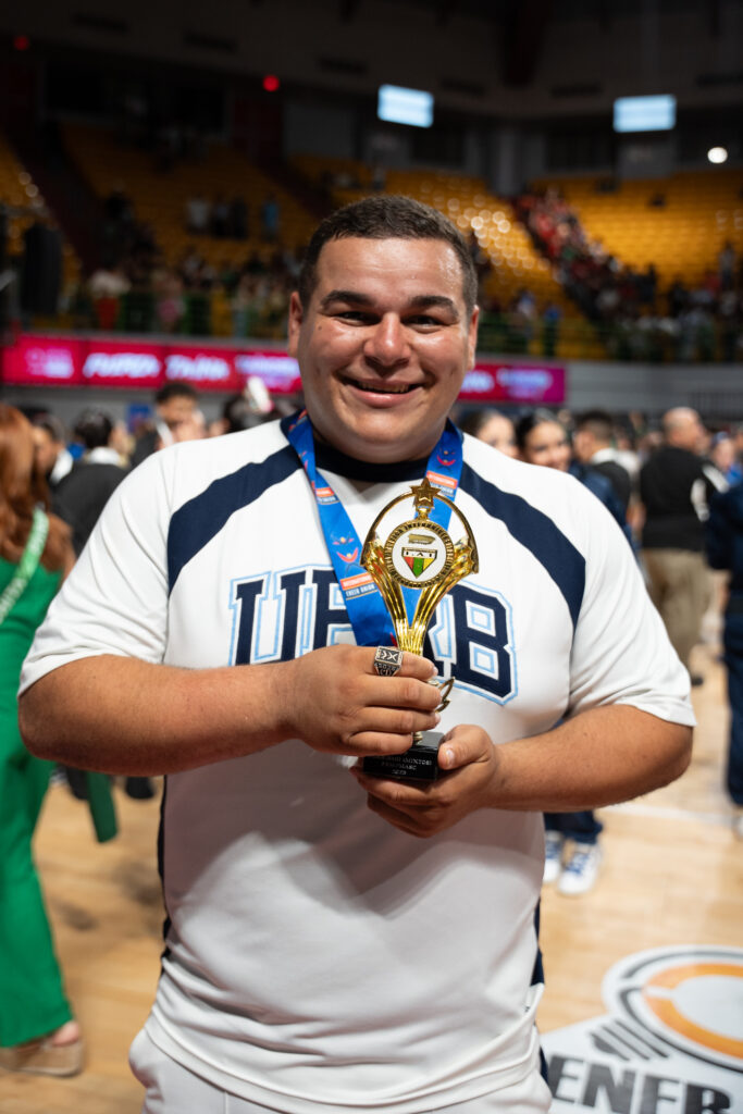 el atleta más valioso fue jan olique en porrismo.jpg (lai)