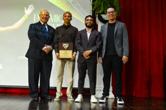 héctor pagán ganador del premio cosme beitía.jpg (luis f. minguela lai)
