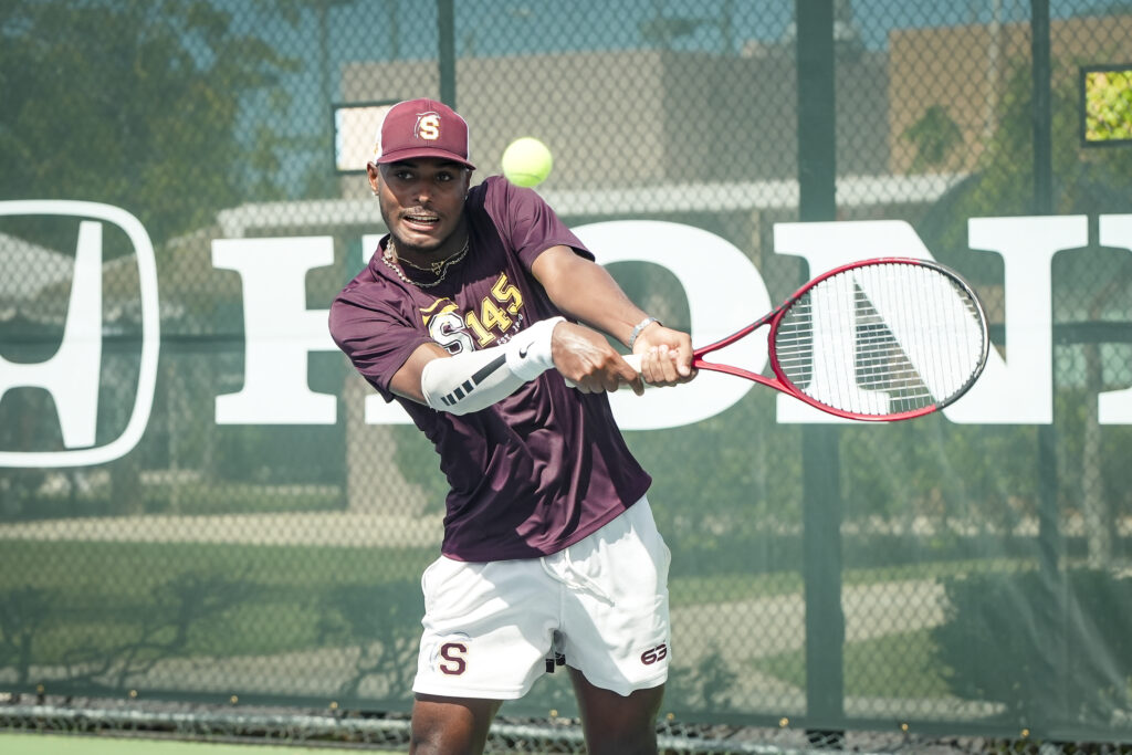 los delfines de la usc inician su defensa de título en la upr de mayagüez. (lai)