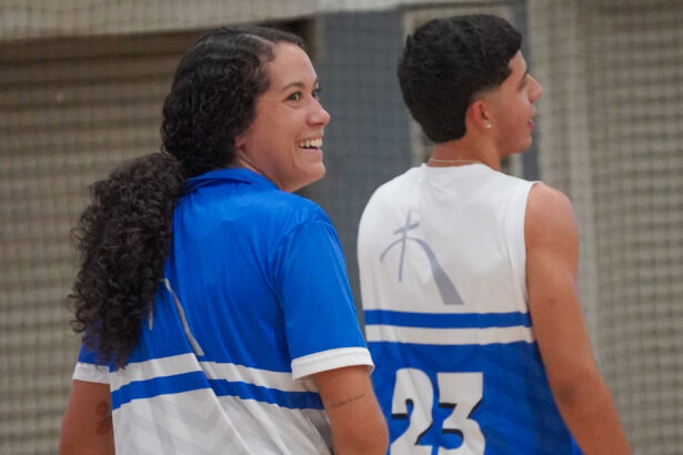 raymariely santos disfruta su rol de dirigente en la católica (david vilaró ortiz casa pucpr).jpg (3)