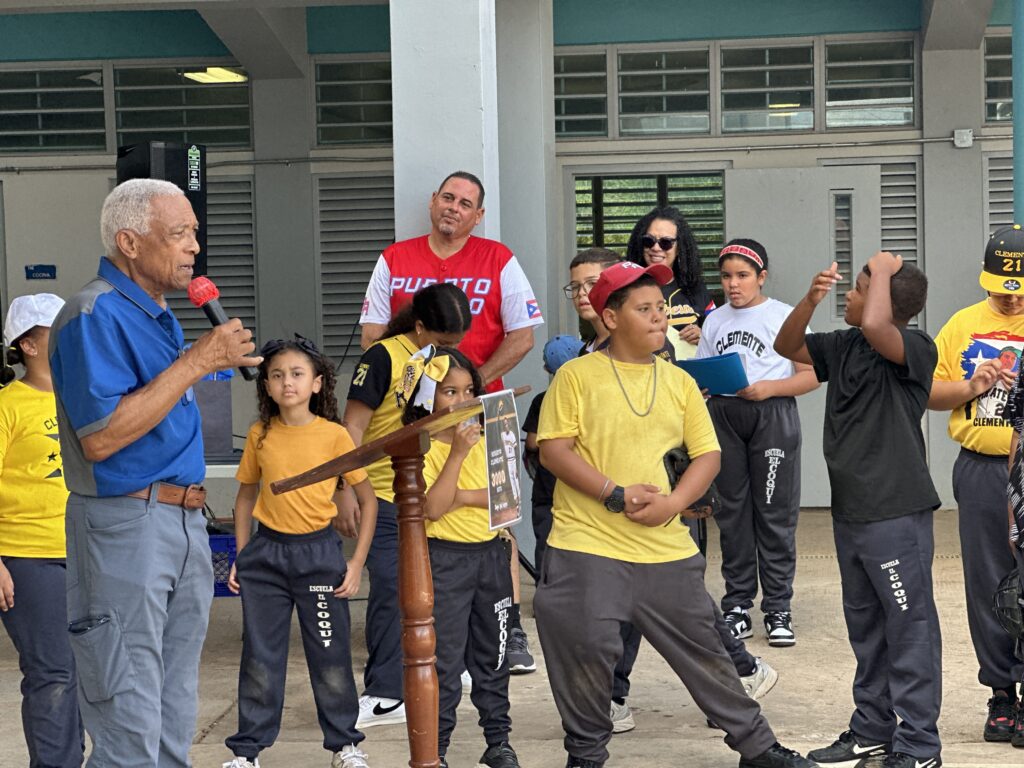santos alomar conde dando su mensaje a la comunidad escolar el coquí el 30 de septiembre de 2025. (zacha acosta lai)