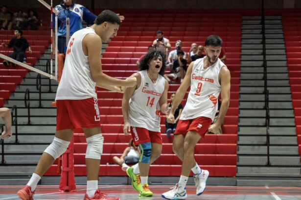 los gallitos de la upr de río piedras eliminan a los campeones de voleibol de la lai. (ariana rodríguez lai)