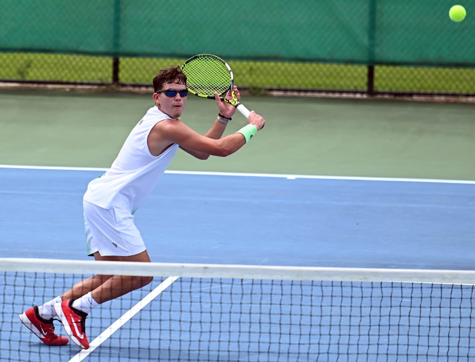 los tenistas salen a buscar la clasificación a la final universitaria. (luis f. minguela lai)