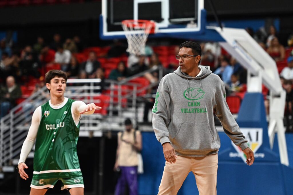 alexis matías le da el campeonato a la upr de mayagüez después de 10 años.jpeg (jorge colón lai)