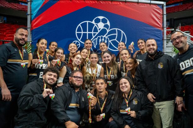 celebración en el norte la upr de arecibo gana bronce en el voleibol femenino de la lai.jpeg (ariana rodríguez lai)