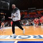 juan carlos núñez y las taínas de a uagm ganan el primer partido de la serie final del voleibol de la lai.jpeg (jorge colón lai)