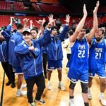 los castores de la politécnica celebran su victoria frente a su fanaticada.jpeg (jorge colón lai)