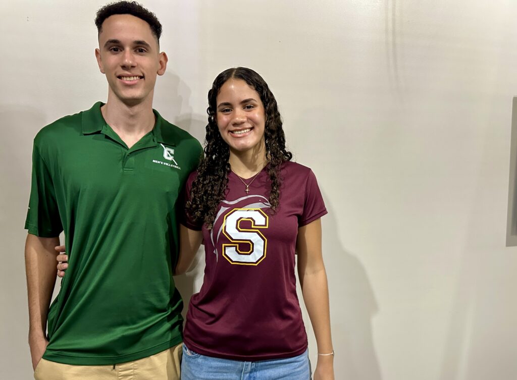 los gemelos dylan y stephany velázquez disfruran su etapa deportiva estudiando y juegando por primera vez en insituticiones académicas separadas. (z. acosta lai)