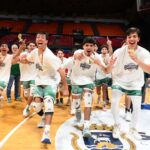 los tarzanes son caampeones del voleibol de la lai.jpeg (jorge colón lai)