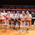 son seis veces campeonas las taínas de la uagm en voleibol.jpeg (jorge colón lai)