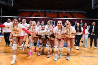 son seis veces campeonas las taínas de la uagm en voleibol.jpeg (jorge colón lai)