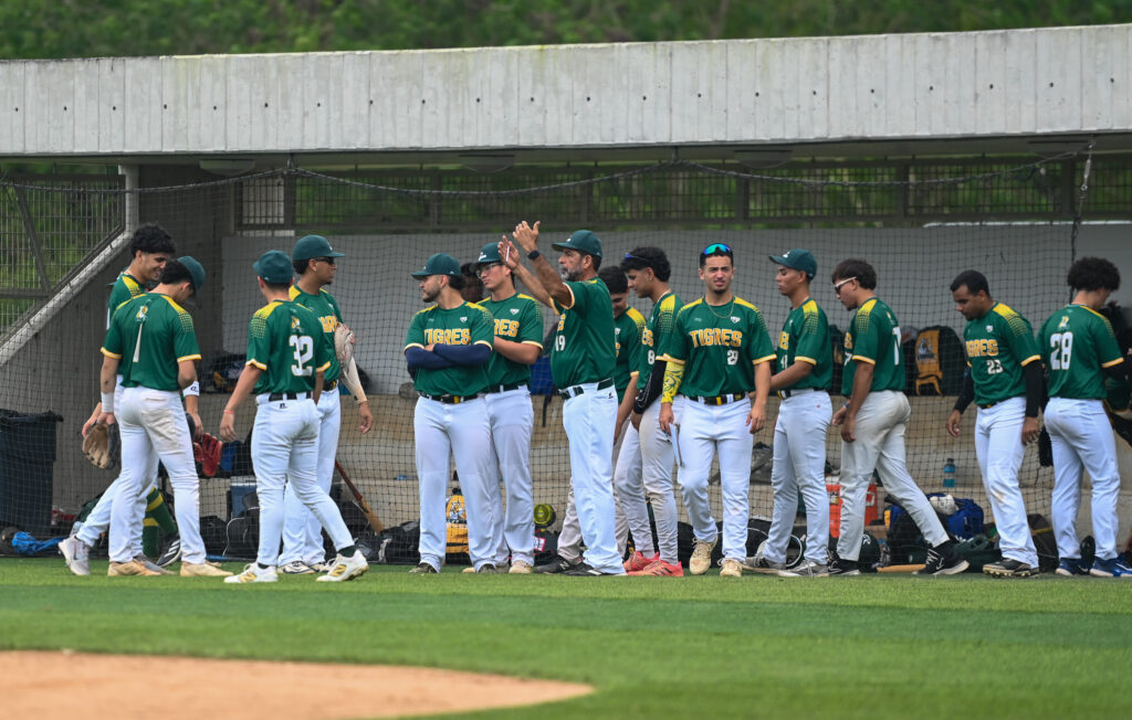 celebración en los tigres de la uipr.jpg (l. minguela lai)