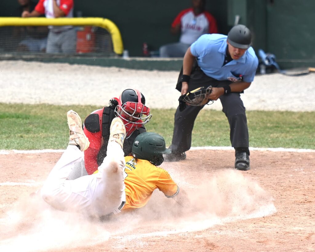 la defensa de la uagm fue necesaria para cerrar el maratónico partido.jpeg (l. minguela lai)