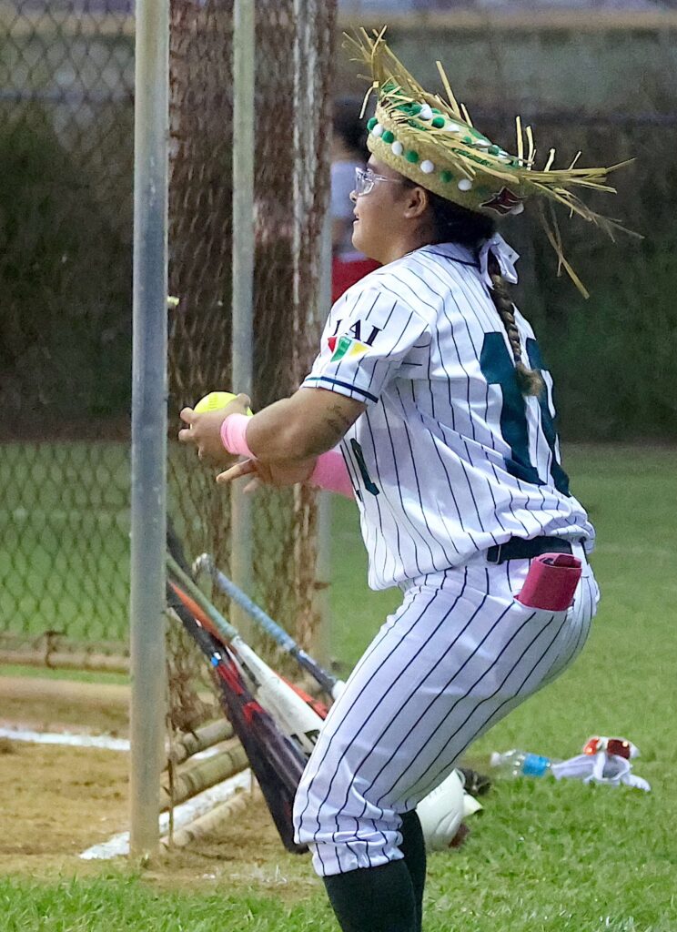 alianis torres marerro contagia al fanático con su alegría en los juegos. (fernando neris)