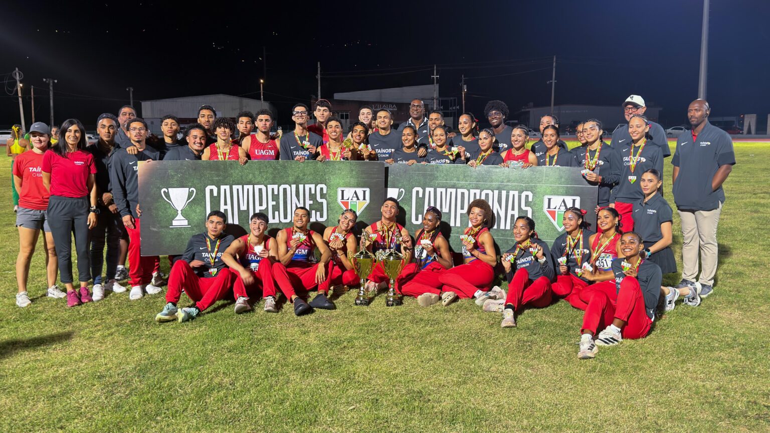 cleebración en grande en la uagm.jpeg (luis ortiz lai)