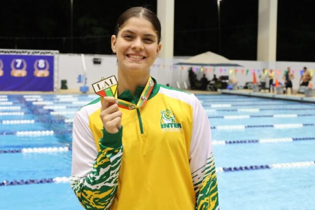 eva maría andrade destaca figuera de la natación por la uipr (inter deportes)