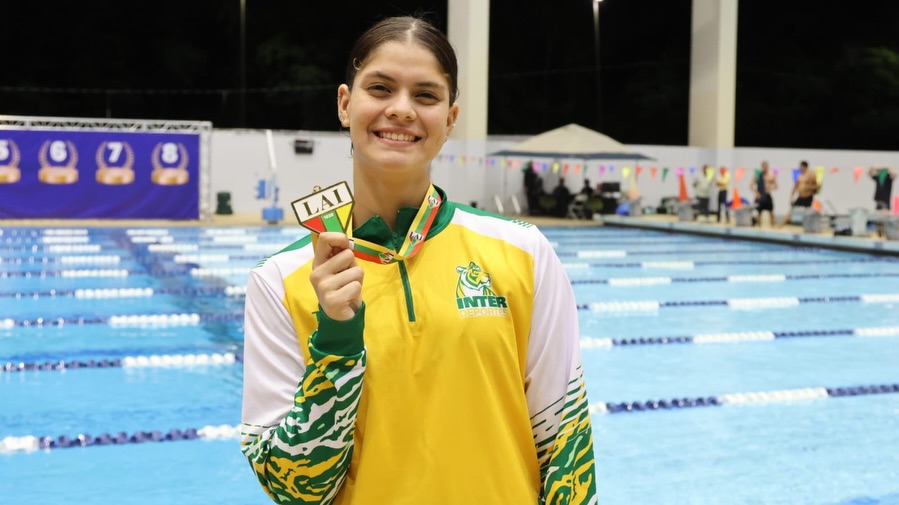 eva maría andrade destaca figuera de la natación por la uipr (inter deportes)
