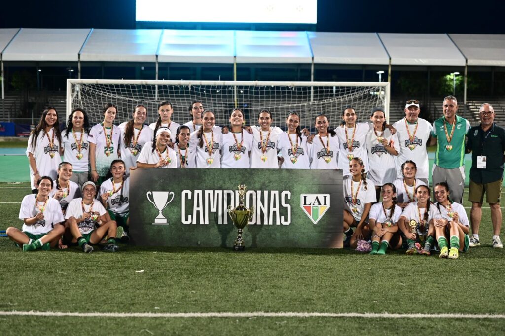 celebra la upr de mayagüez.jpeg (jorge colón lai)