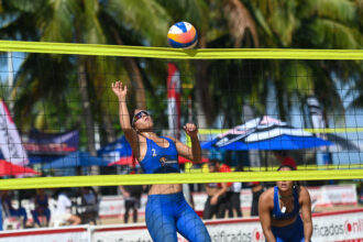 este viernes se jugó la fase de grupos en la rama femenina del torneo de voleibol de playa en el festival deportivo de la lai. (luis f. minguela lai) 2