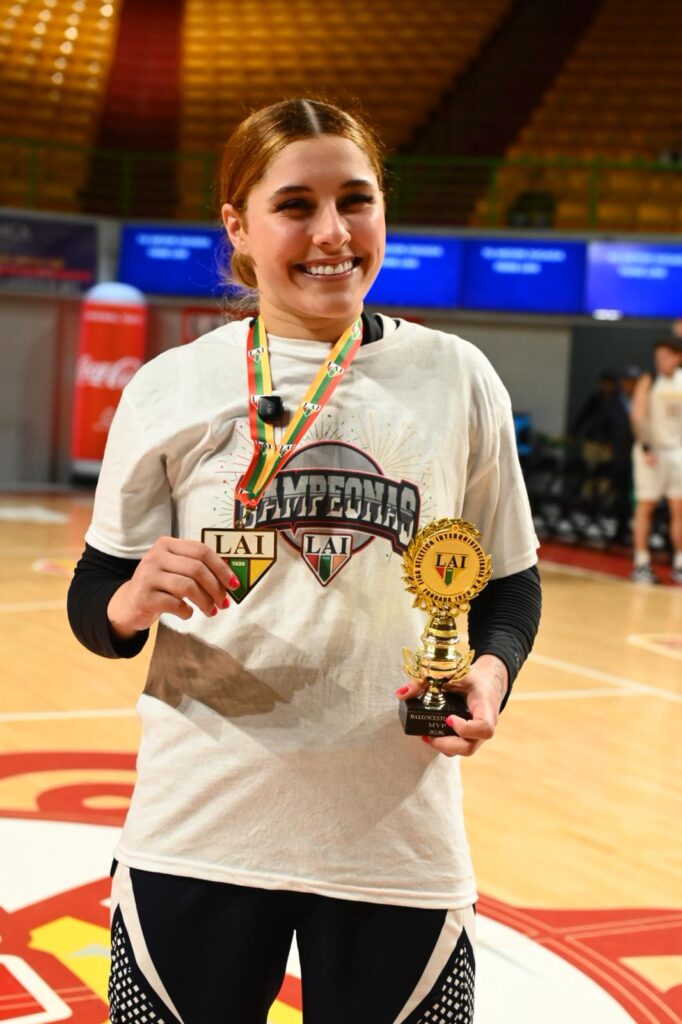 franchesca torres fue la jugadora más valiosa de la final.jpeg (jorge colón lai)