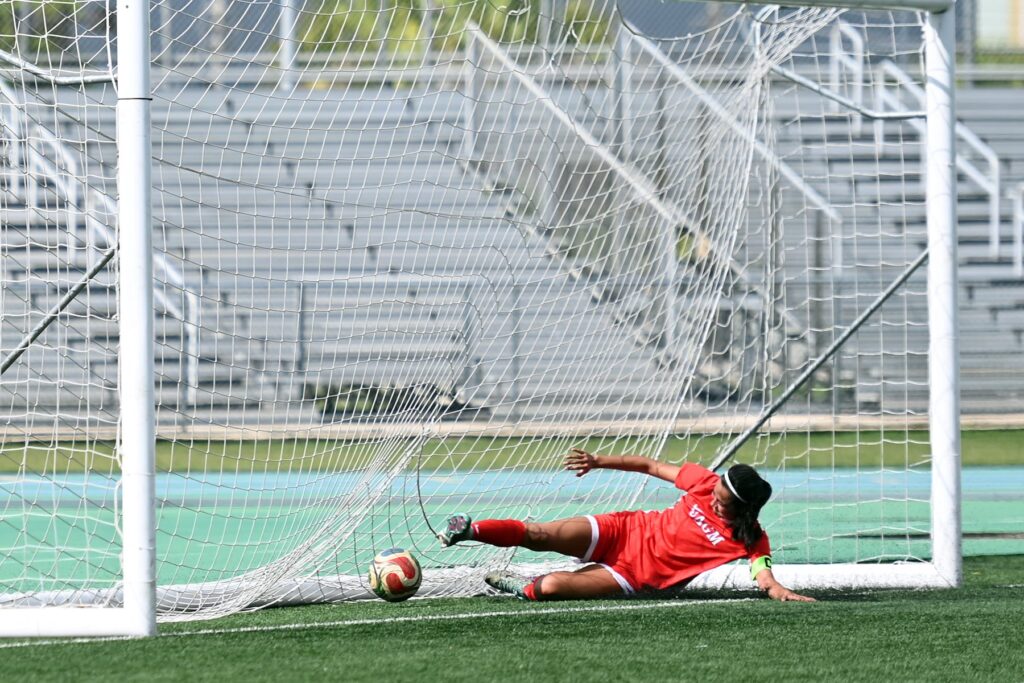 la serie de la uagm y las subcampeonas uipr está empatada, 1 1 . (luis f. minguela lai)