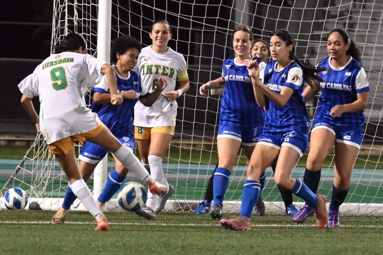 las tigresas de la uipr pasaron a la semifinal del torneo de fútbol.jpeg (l. minguela)