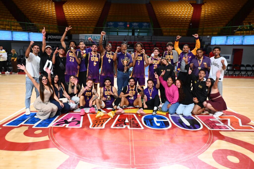 los halcones de la ucb ganan bronce, manteniendo visibilidad en el podio univeristario. (jorge colón lai)