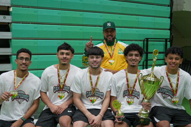 los tigres de la universidad interamericana de puerto rico son bicampeones de la lai. (luis ortiz lai)